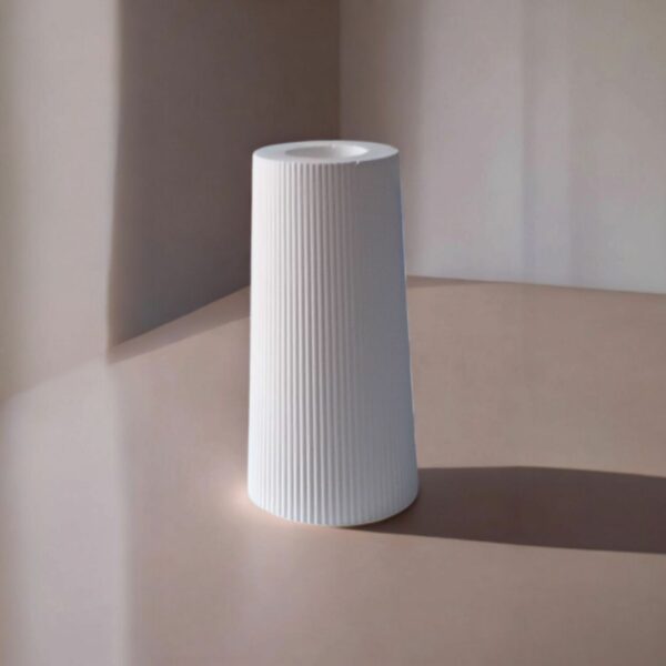 Vase Cône - Elégance et Minimalisme