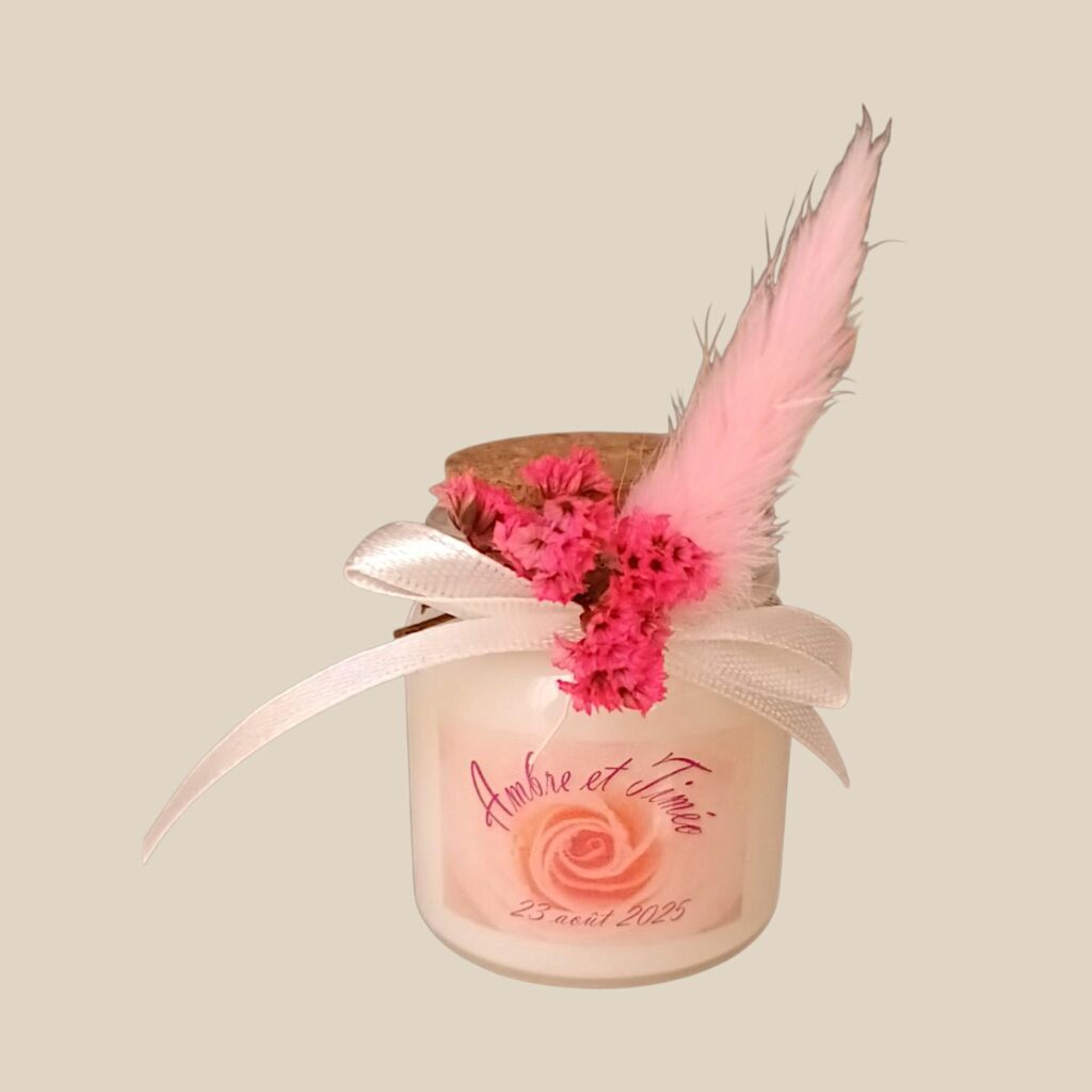 Mini bougie personnalisée rose pour cadeau invité de mariage