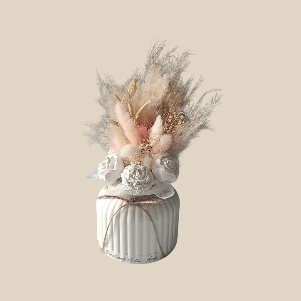 Pot décoratif - fleurs séchées et en plâtre