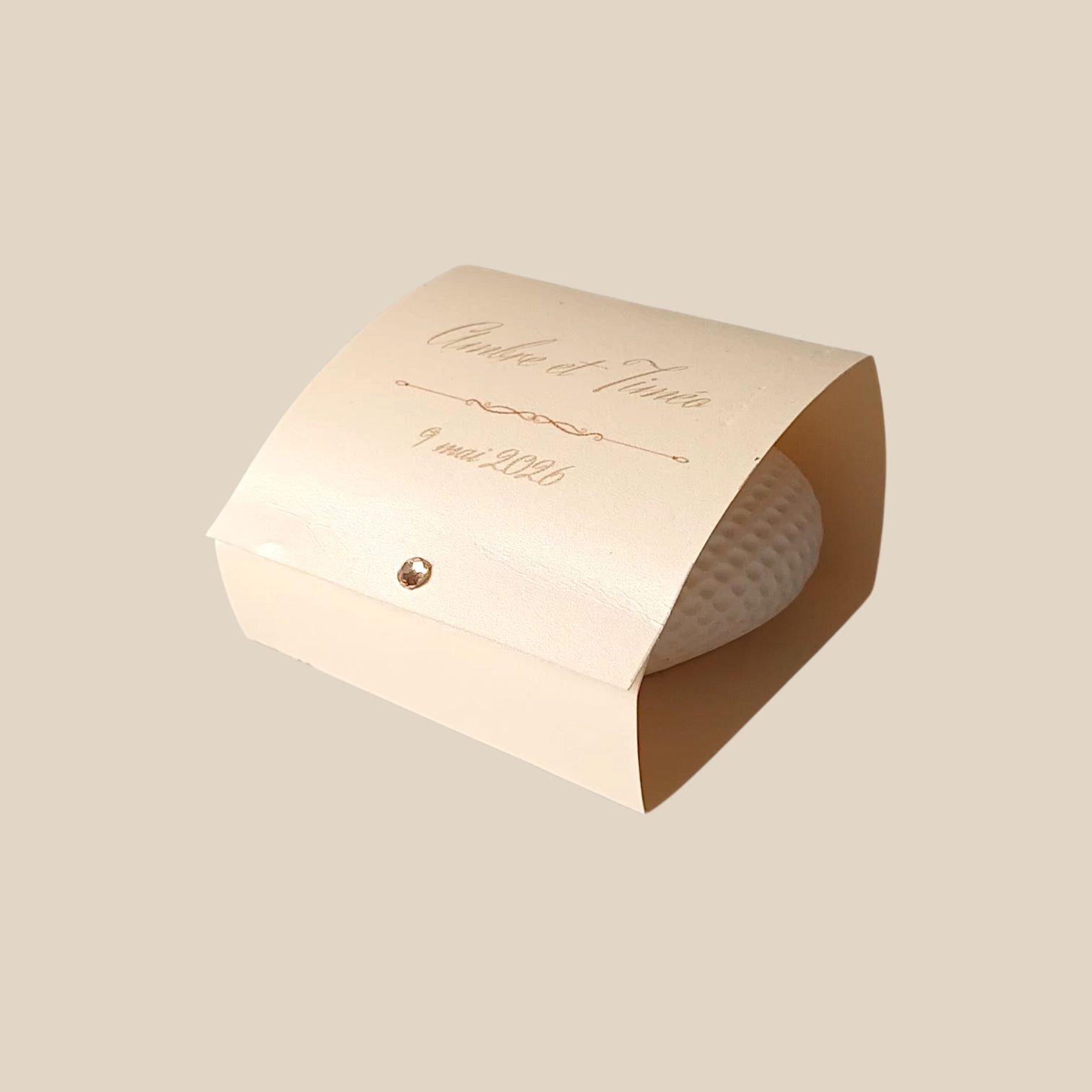 Boîte personnalisée style moderne épuré, prénoms et date