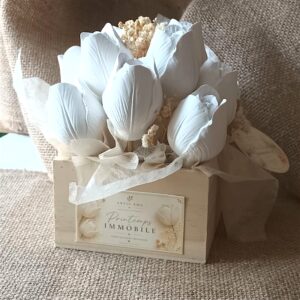 Bouquet de tulipes en plâtre et gypsophile - création artisanale Artis-Âme