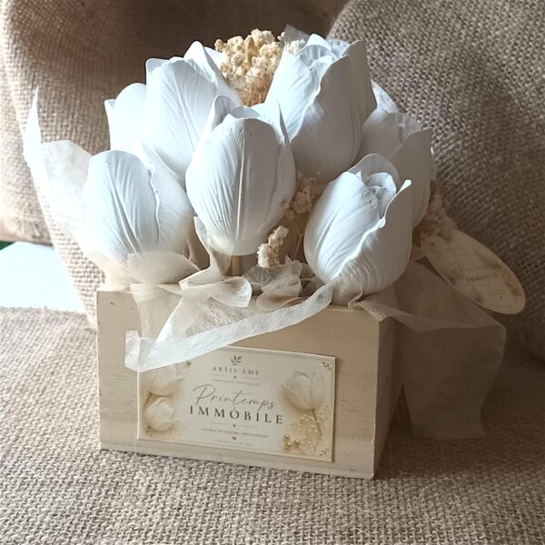 Bouquet de tulipes en plâtre et gypsophile - création artisanale Artis-Âme