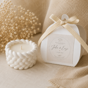 Bougie personnalisée mariage cadeau invité artisanale dans son coffret personnalisé